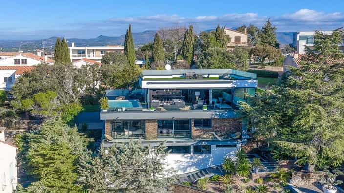 Accommodation FR-1092239-Saint-Raphaël