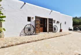 Accommodatie ES-1091992-Santa Eulària des Riu