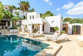 Accommodatie ES-1092640-Santa Eulària des Riu