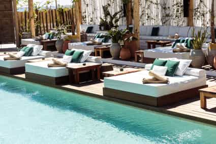 Post Beach clubs in Saint-Tropez: how to choose the right one for your holiday