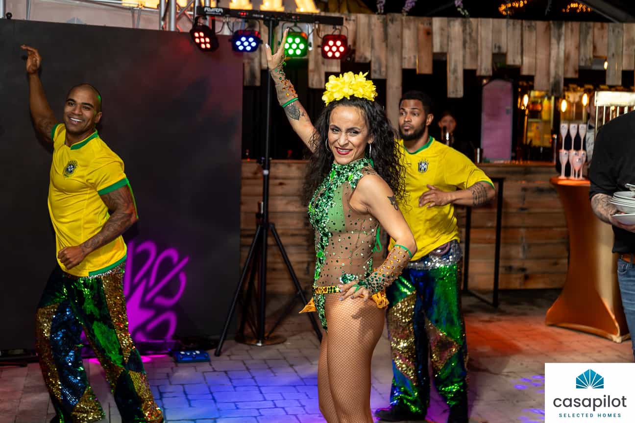 models.slider.defaultAltText