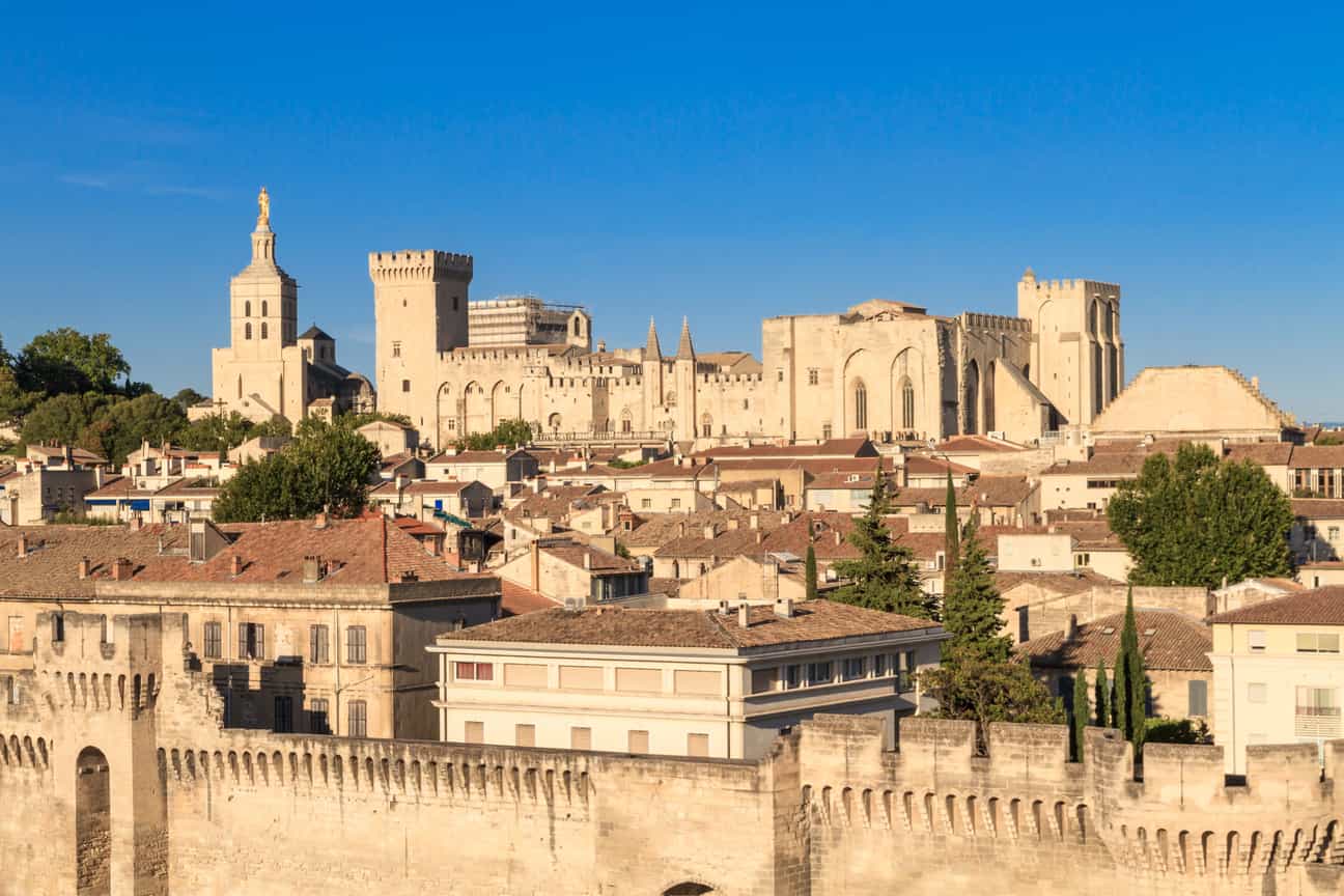 Papstpalast in Avignon – Wahrzeichen der Provence