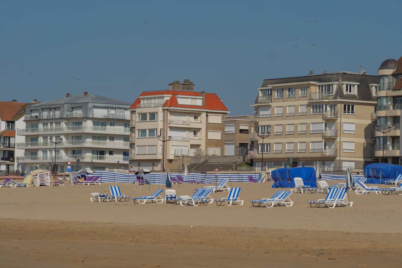 Sandstrand von De Haan an der belgischen Nordseeküste