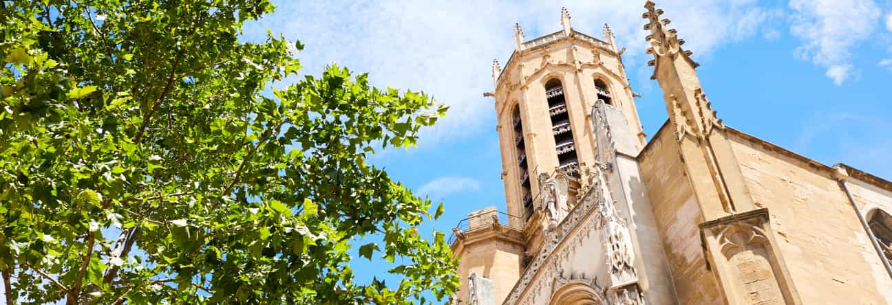 Cathédrale Saint-Sauveur in Aix-en-Provence mit historischer Fassade